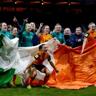 تحقيق تأديبي لفريق الكرة النسائية الإيرلندي بسبب أغنية