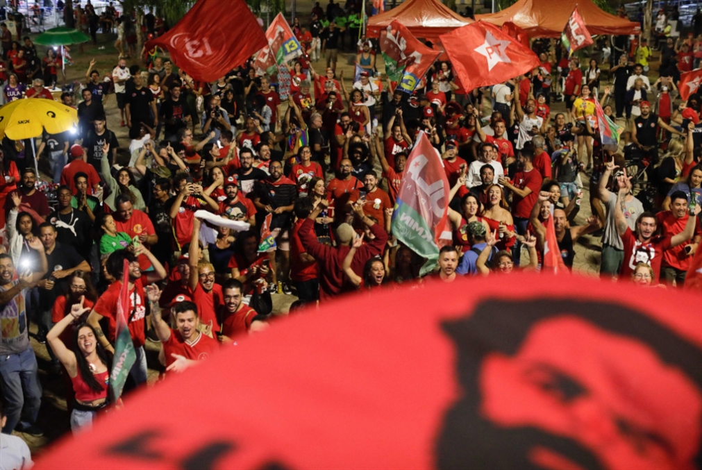 البرازيل: لولا يتصدّر وبولسونارو يقاوم... وجولة ثانية من الانتخابات