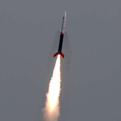 الهند تُطلق أول صاروخ يطوّره القطاع الخاص إلى الفضاء