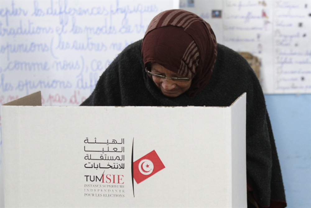تونس | تسارُع قطار الانتخابات: سعيد يتظلّل بالغطاء الدولي