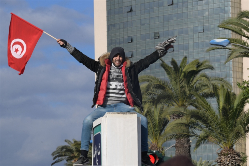 تونس | «شارع الثورة» مُقفِراً: سعيد يمنع الاحتجاج