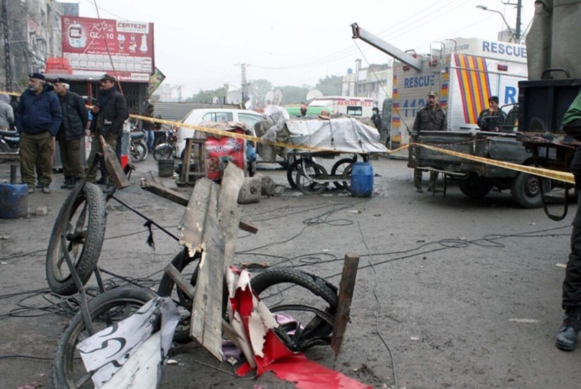 انفجار يقتل اثنين ويجرح 26 آخرين في باكستان