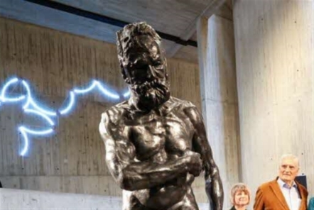 فرنسا: تمثال هوغو بتوقيع رودان