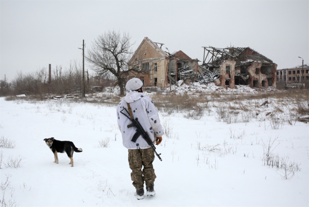 أوكرانيا تقلل من احتمال «غزو روسي»... ومقاتلات أميركية تحط في إستونيا