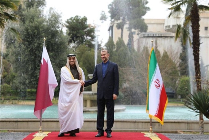 وزير الخارجية القطريّ يلتقي عبد اللهيان في طهران