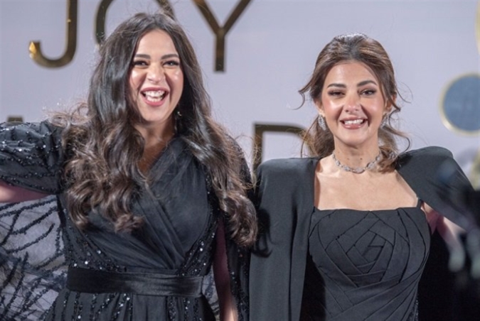 النجوم العرب في «جوائز جوي»: تمسيح جوخ لـ «أبو ناصر»!