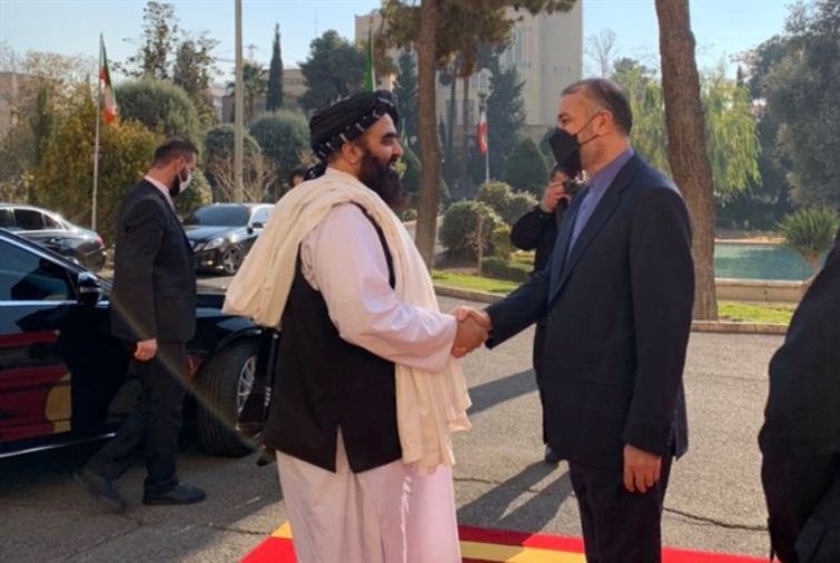 اجتماع «إيجابي» بين وزيري خارجية أفغانستان وإيران
