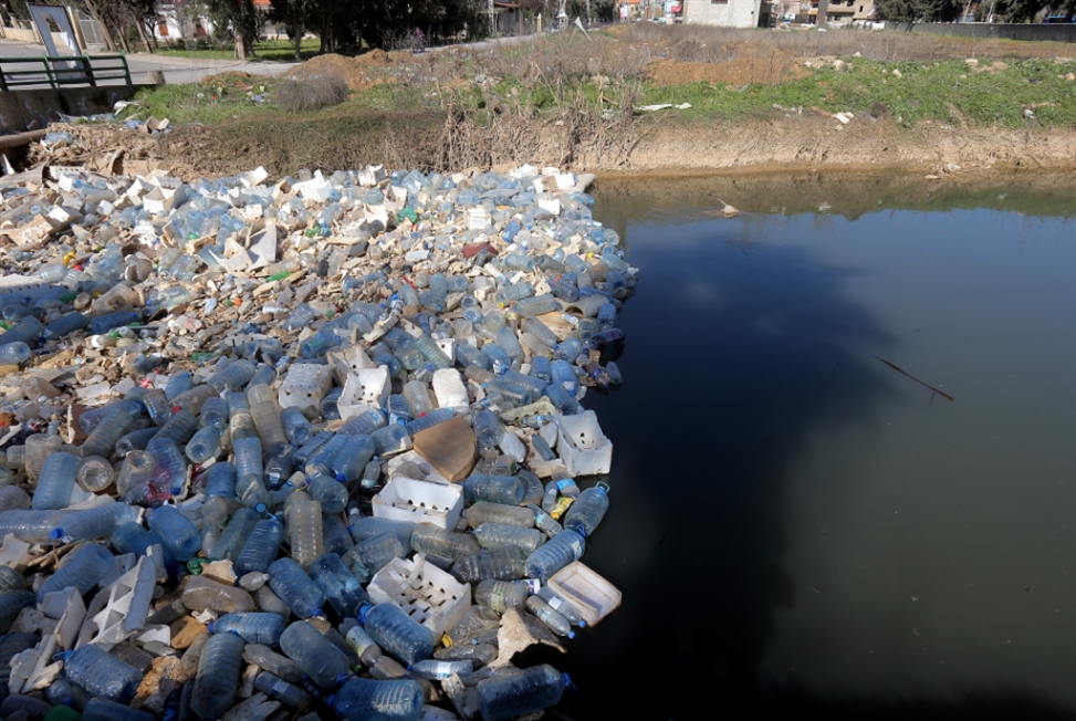 النفايات البلاستيكية: من يضمن الالتزام بمعاهدة جديدة؟