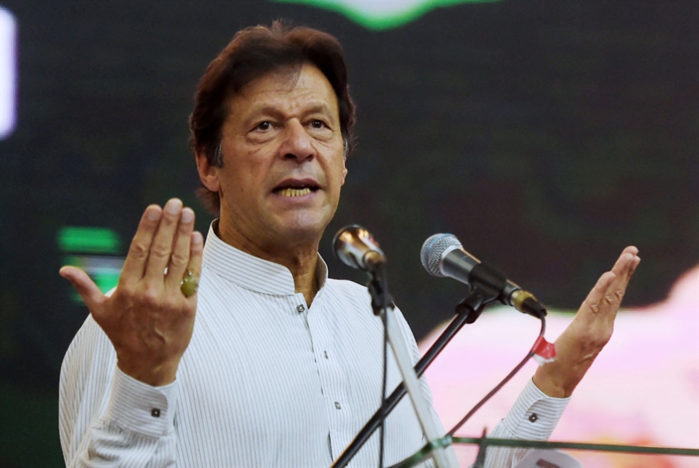 باكستان | عمران خان يخسر مباراته النهائية: خارج السلطة بـ«مؤامرة أجنبية»