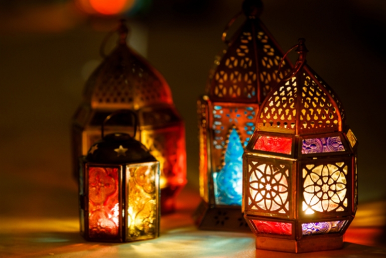 «إذاعة النور»: برمجة رمضانية مطعّمة بالسياسة