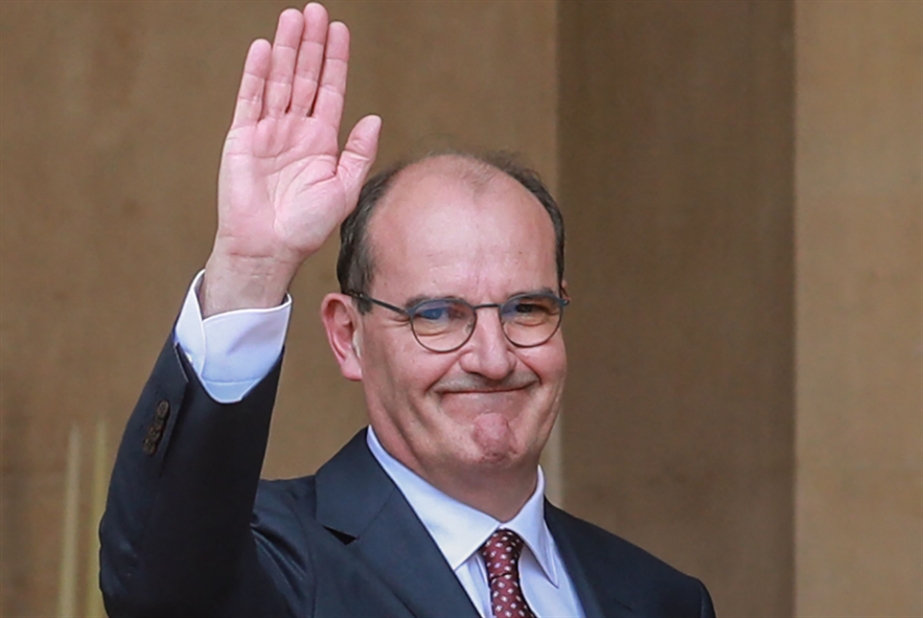 رئيس الوزراء الفرنسي يستقيل: من سيكلّف ماكرون؟