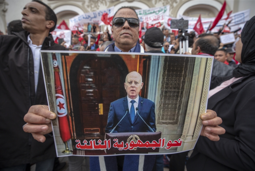 تونس | سعيّد يستبعد الأحزاب من صياغة الدستور الجديد