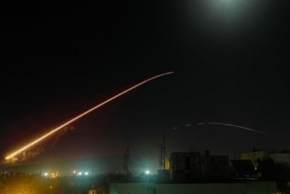 الدفاعات الجوية السورية تتصدّى لصواريخ إسرائيلية استهدفت دمشق