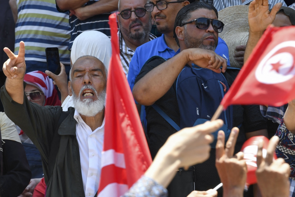 «دستور سعيّد» يبصر النور: تونس تودّع النظام البرلمانيّ