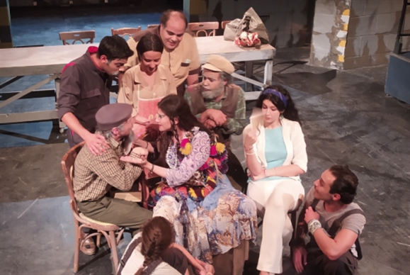 المعهد المسرحي في دمشق: «دار مسنّين» تزدحم بالمواهب!