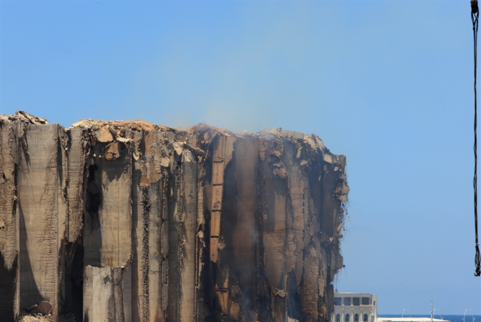 لماذا تحترق الحبوب في مرفأ بيروت؟