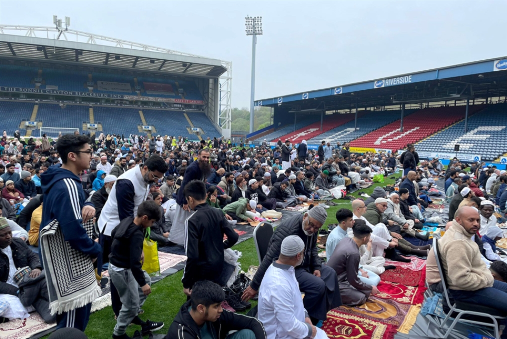 «بلاكبيرن روفرز» الإنكليزي يوفّر صالة لمشجعيه المسلمين للصلاة