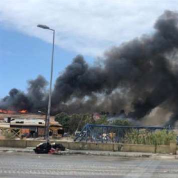 حريق مكبّ نفايات طرابلس: نزوح خوفاً من انفجار