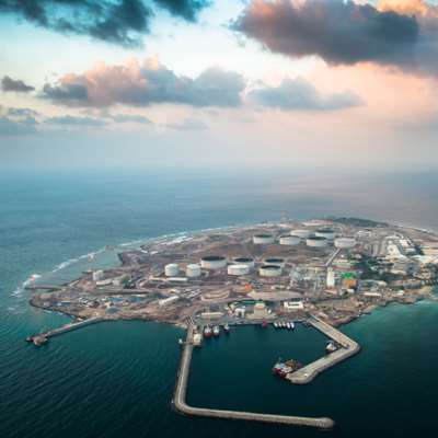 «يونيبر» الألمانية تواصل المحادثات مع قطر بشأن الغاز