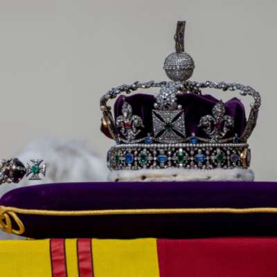 جنازة الملكة إليزابيث واستعمار الملكيّة الدستورية