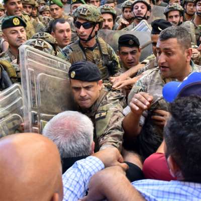 العسكريون المتقاعدون على أبواب المجلس: قادرون على تكرار الاقتحام