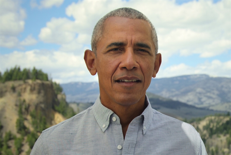 «إيمي» 2022: باراك أوباما «أفضل راوٍ»
