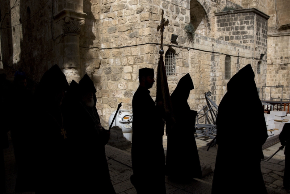 بصقٌ وسبّ وازدراء: فاشيّو إسرائيل يحاصرون المسيحيين