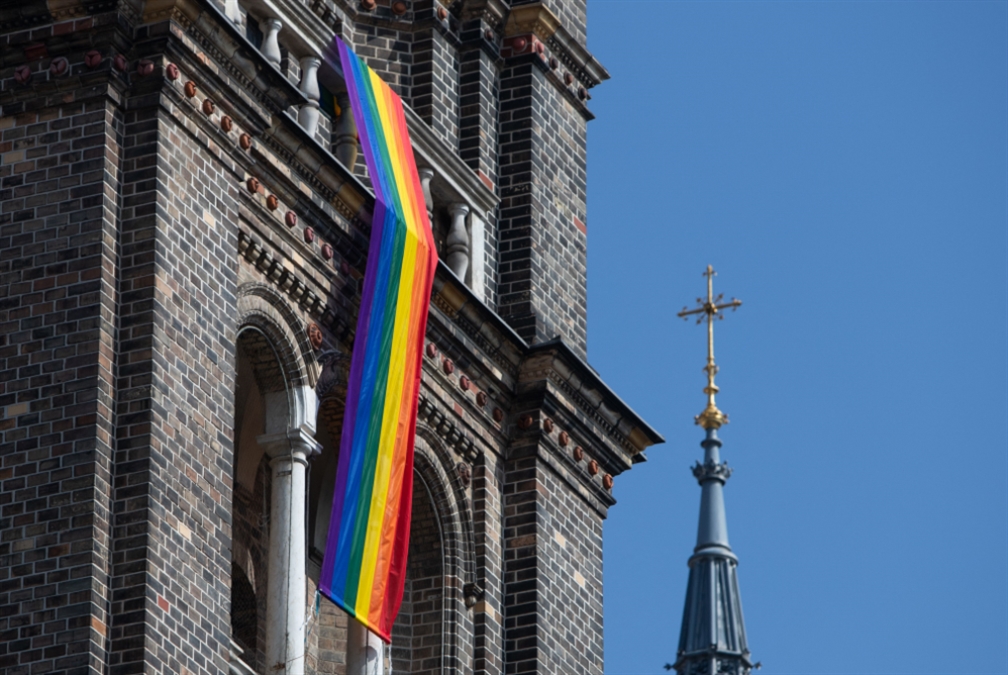 مباركة المثليّين في لبنان: الاختلاف الكنسي والطائفي