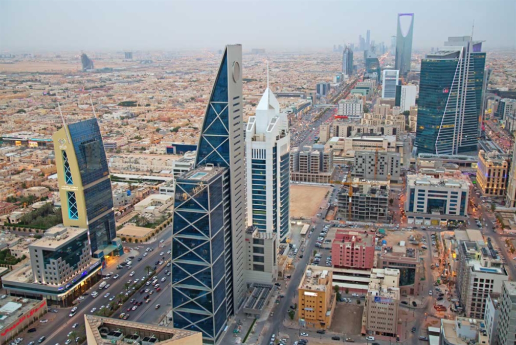 تنافس محموم على مقارّ الشركات الأجنبية | السعودية - الإمارات: حرب إلغاء الدور
