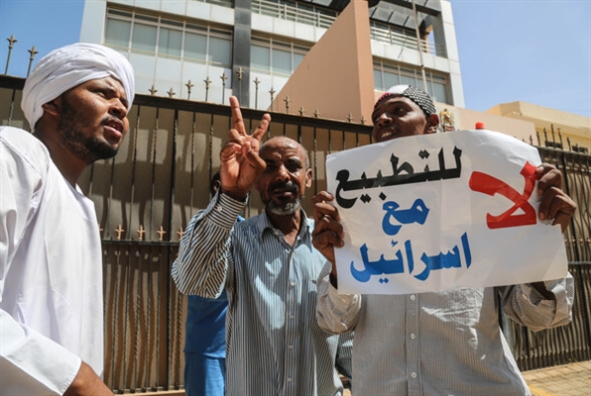 وفد إسرائيلي في «زيارة تاريخية» إلى السودان
