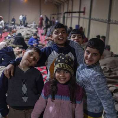 حلب ما بعد الزلزال: رأيتُ   الحياة بين أصابع الأطفال