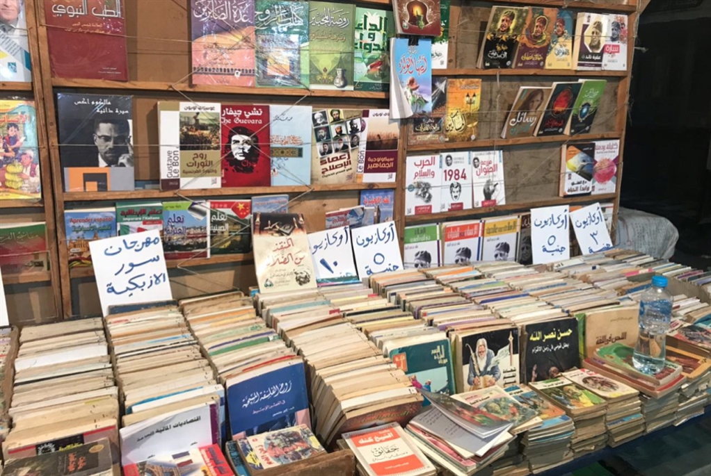 «القاهرة للكتاب»: إقبال كبير ومبيعات ضعيفة