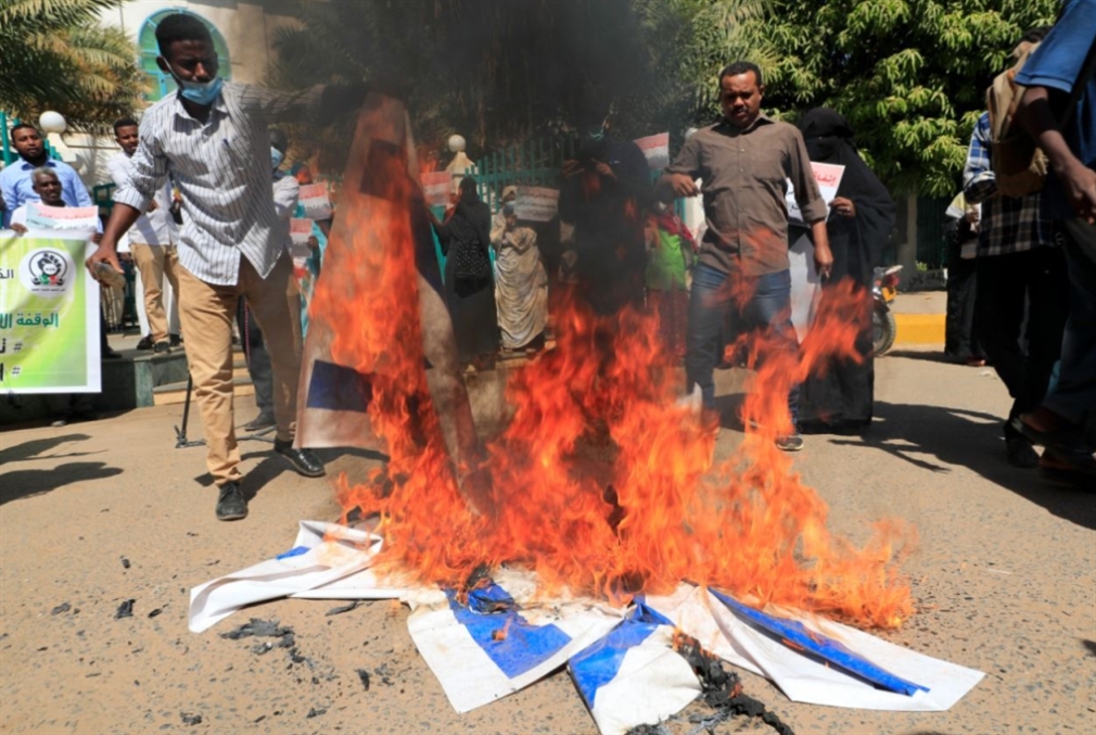 طُغمة السودان تشطب «اللاءات»: نريد إسرائيل... ولا شيء سواها
