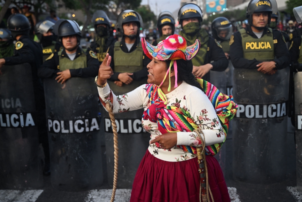البيرو: استبدال ثمانية جنرالات في الشرطة لصلتهم بمقتل مدنيين