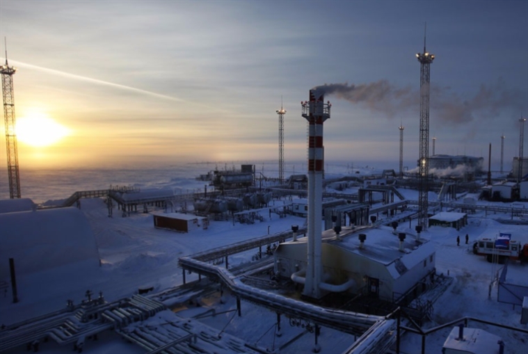 روسيا تعتزم تقليل تشغيل المصافي للحفاظ على صادرات النفط الخام