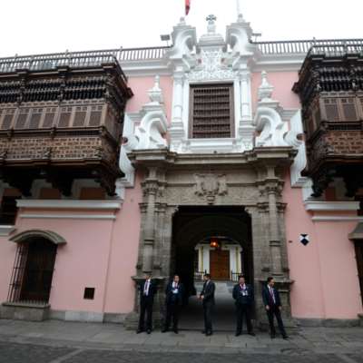 البيرو تسحب سفيرها لدى كولومبيا بصورة نهائيّة