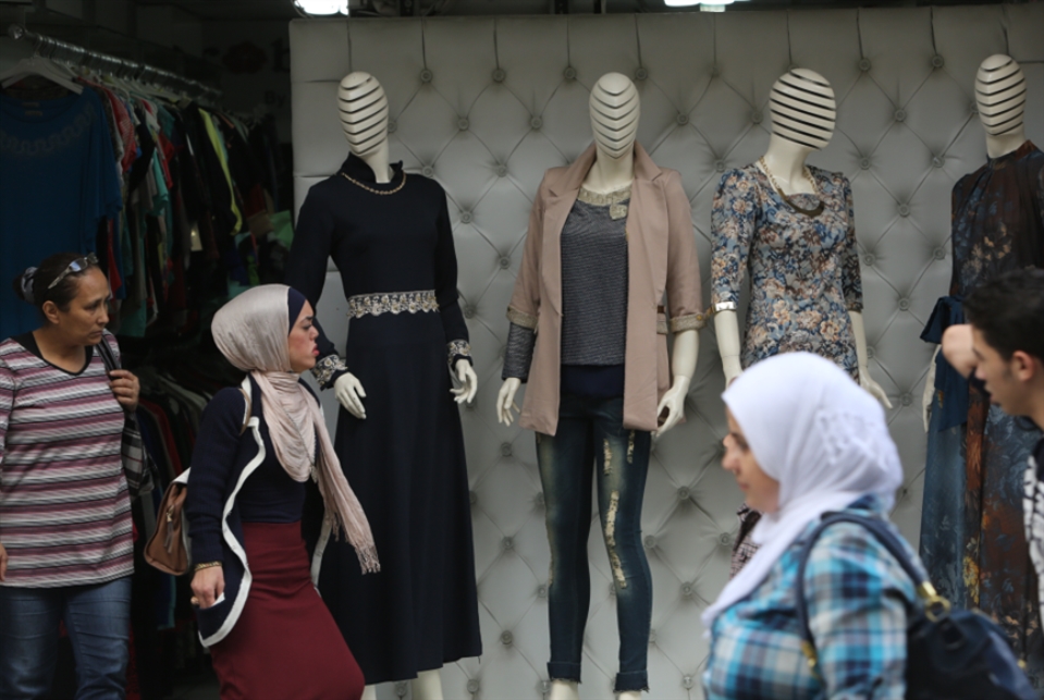 ثياب العيد صعبة المنال... حتى في الأسواق الشعبية