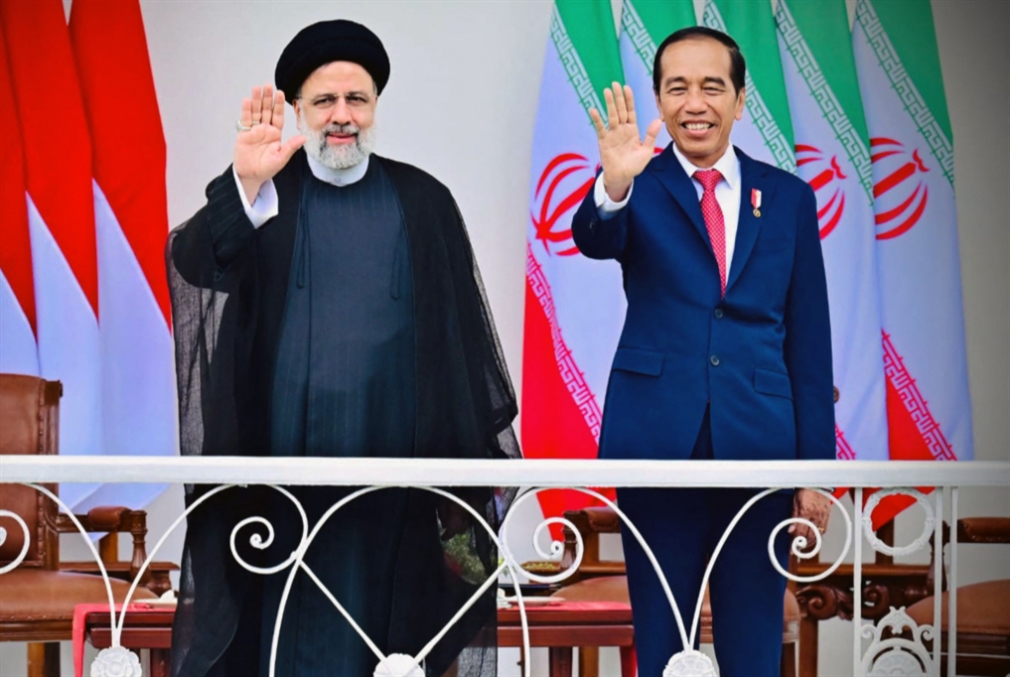 الرئيس الإيراني يوقّع اتفاقاً تجارياً مع إندونيسيا خلال زيارة لجاكرتا
