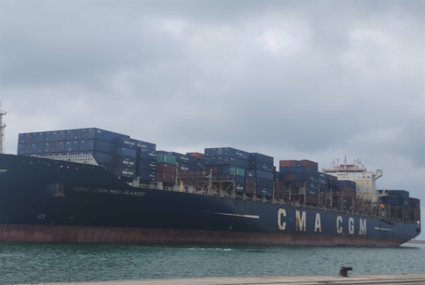 مرفأ طرابلس يستقبل أطول سفينة في تاريخه