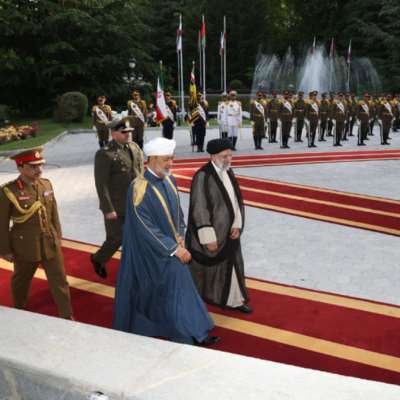رئيسي يستقبل السلطان العُماني: توقيع وثائق تعاون بين البلدين