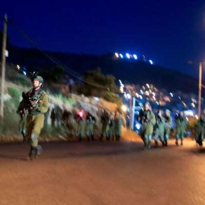 الضفة: جيش الاحتلال يشنّ حملة مداهمات واعتقالات