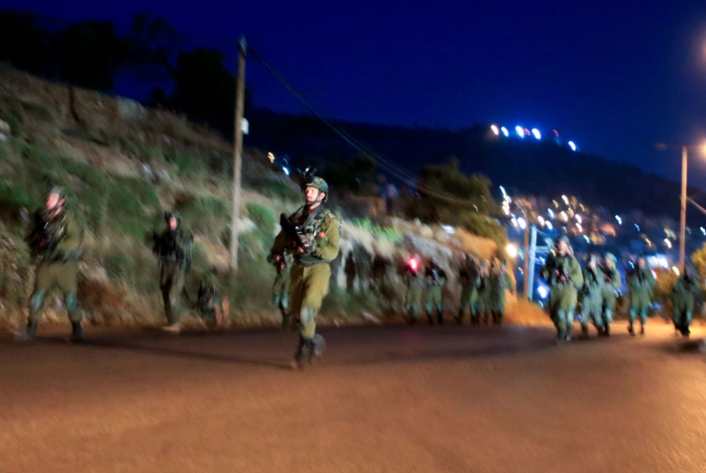 الضفة: جيش الاحتلال يشنّ حملة مداهمات واعتقالات