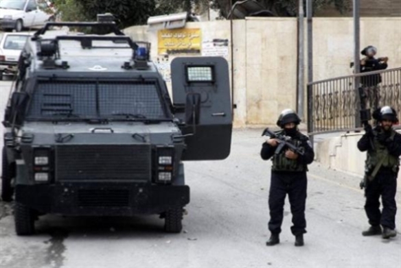 شرطة الاحتلال تقتحم منزلَي المُحرَّرين كريم وماهر يونس