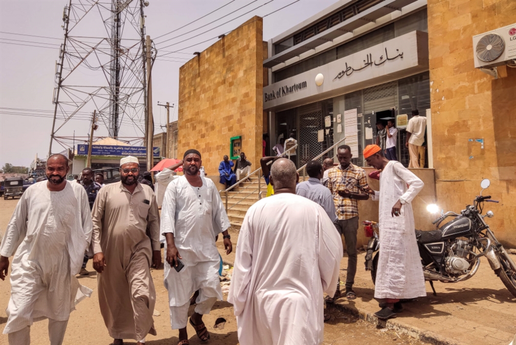 حَراك ديبلوماسي عقيم: السودان أكثر قرباً من الحرب الأهلية