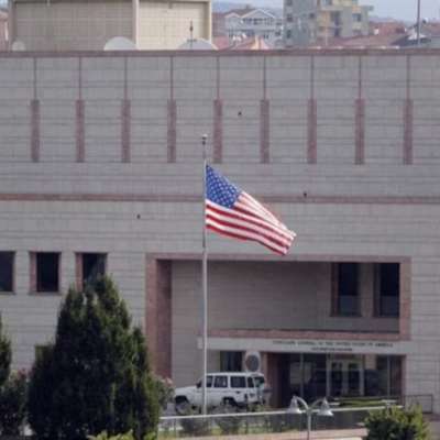 السفارة الأميركية: إطلاق نار وقع قرب مدخل السفارة
