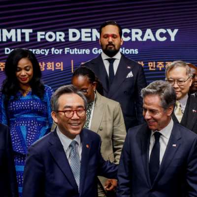 قمّة باهتة في سيول: العالم يملّ «ديموقراطية بايدن»
