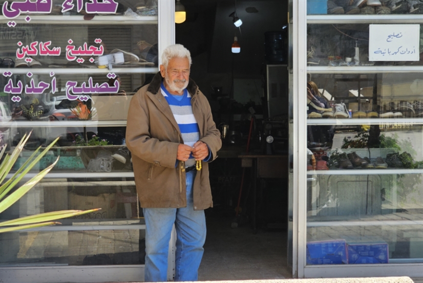 صامد في أرضه رغم القصف الصهيوني: مفيد شرارة... حارس (سوق) بنت جبيل