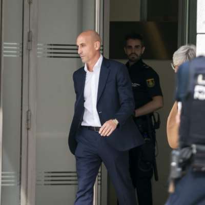 القضاء الإسباني يستدعي رئيس اتحاد الكرة المستقيل روبياليس