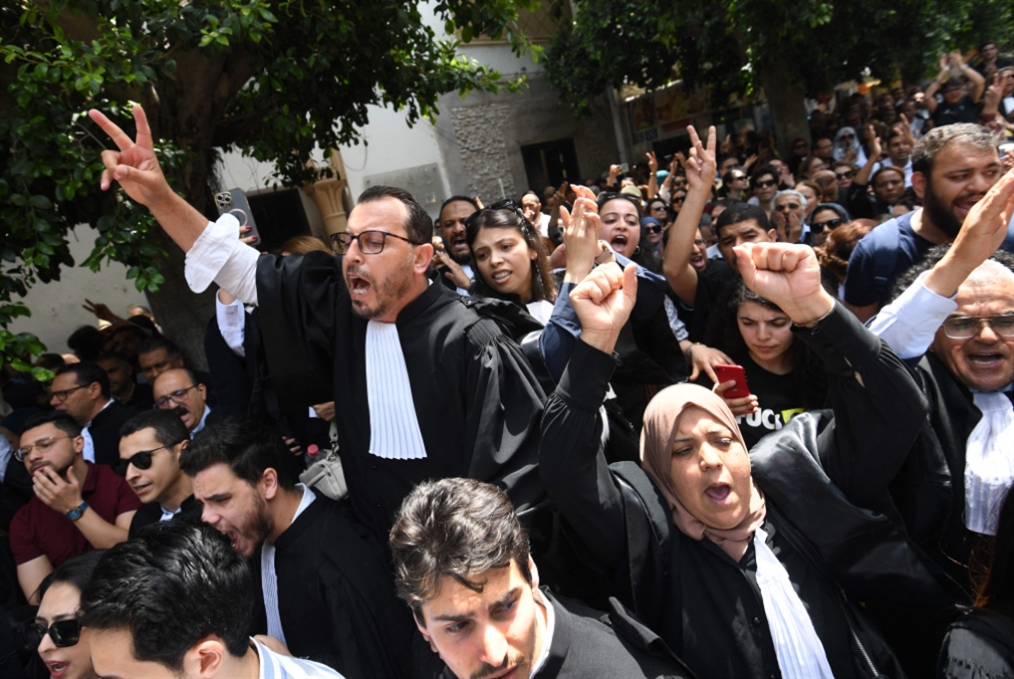 انتفاضة محامين في تونس: لا لدولة البوليس