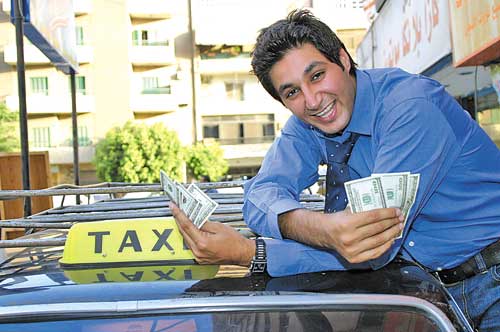 هشام عبد الرحمن في “كاش تاكسي”